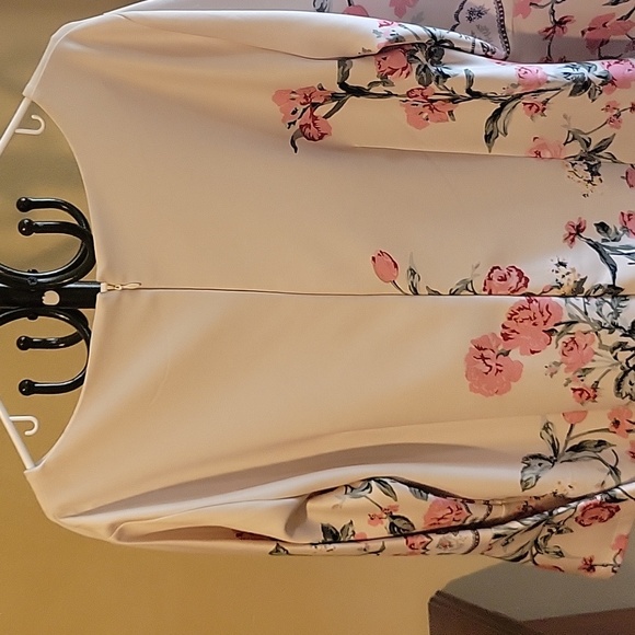 Bundle 5 items for $40 sale - Picture 6 of 6